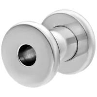 Silberner Titan Flesh Tunnel für Ohrpiercings Silberner Flesh Tunnel aus Titan mit Außengewinde auf weißem Hintergrund