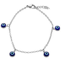 Little Nazar Armband in Silber mit Anhängern Silbernes Armband mit Nazar-Anhängern auf weißem Hintergrund