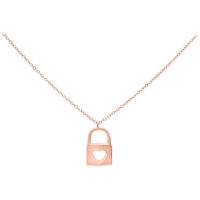 Roségoldene Kette mit herzförmigem Schlossanhänger auf weißem Hintergrund