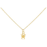 Goldene Kette mit kleinem Spinnenanhänger auf weißem Hintergrund