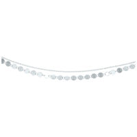 Silbernes Multilayer Fußkettchen verstellbar Silbernes multilayer Fußkettchen auf weißem Hintergrund