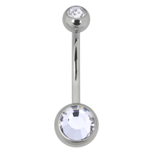 Silbernes Bauchnabelpiercing mit zwei klaren Kristallen auf weißem Hintergrund