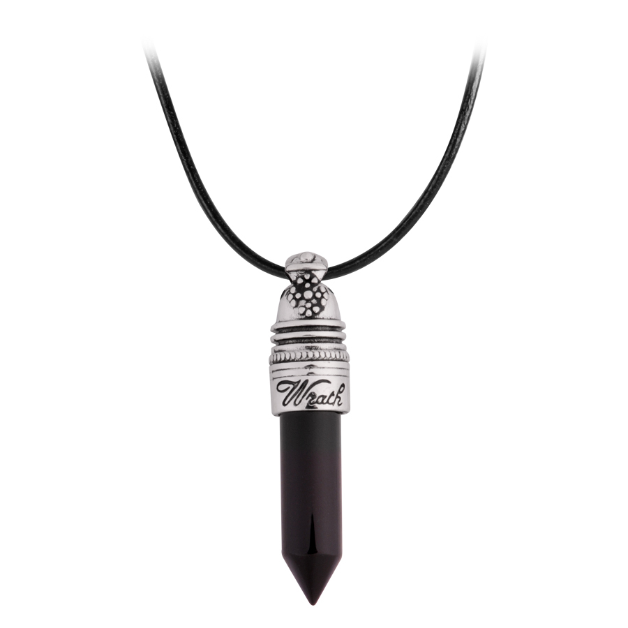Schwarze Kette mit silbernem 'Wrath' Anhänger auf weißem Hintergrund
