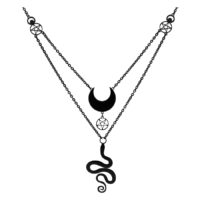 Zweireihige schwarze Kette aus Chirurgenstahl mit Mond- und Schlangenanhänger auf weißem Hintergrund