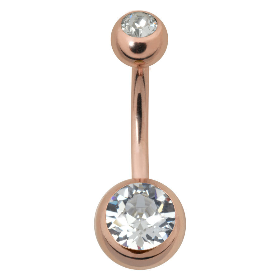 Roségoldenes Bauchnabelpiercing mit zwei kristallklaren Steinen auf weißem Hintergrund