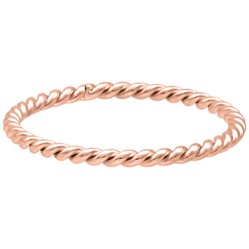 Roségoldener gedrehter Ring aus Chirurgenstahl auf weißem Hintergrund
