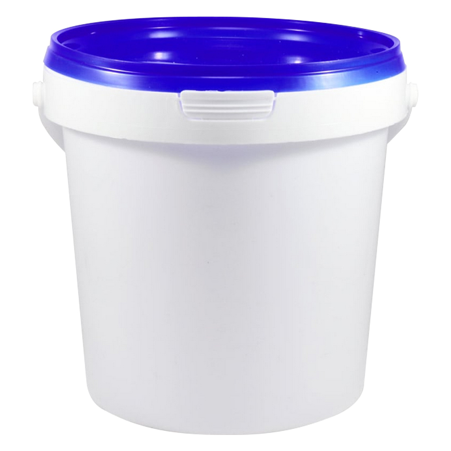 Vaseline im 1 kg Eimer mit blauem Deckel Weiße Plastikdose mit blauem Deckel auf neutralem Hintergrund