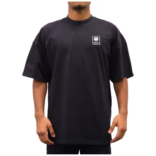 Schwarzes unisex Oversized T-Shirt mit Mock Neck, Baumwolle, Person trägt Größe L