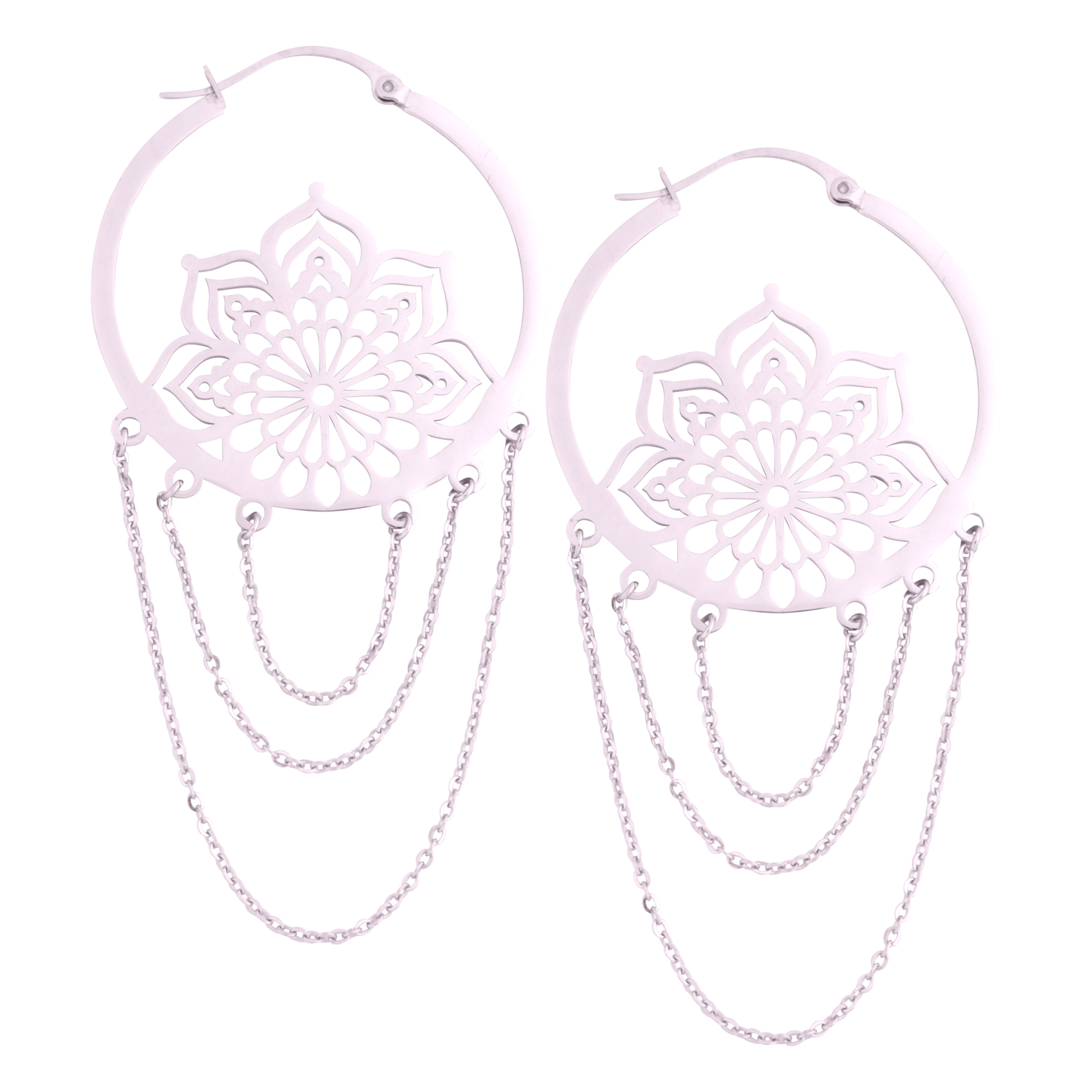 La Fleur Hoops Ohrringe aus Edelstahl mit filigranem Blumenmuster und Kettenanhängern auf weißem Hintergrund
