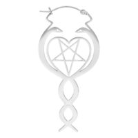 Silberne Ohrringe mit Schlangenmotiv und Pentagramm auf weißem Hintergrund