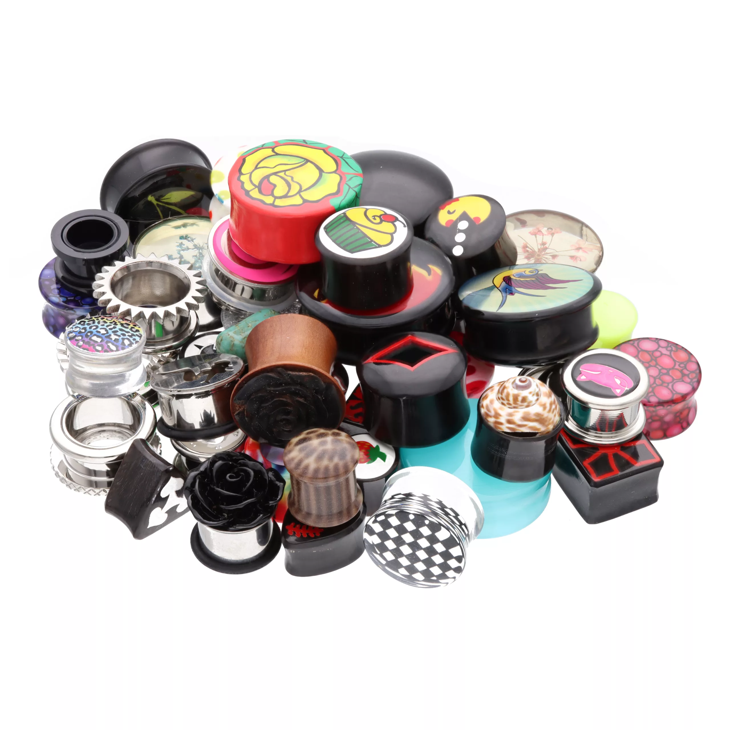 Buntes Happy Vibes Piercing Set Verschiedene bunte Piercings aus Acryl, Chirurgenstahl, Holz und Titan auf weißem Hintergrund