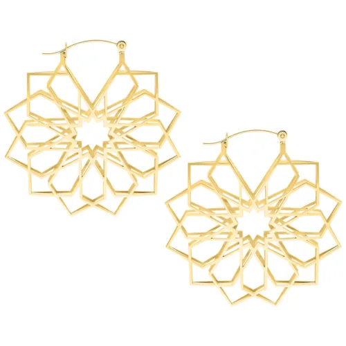 Goldene Kaleidoscope Hoops aus Chirurgenstahl auf weißem Hintergrund