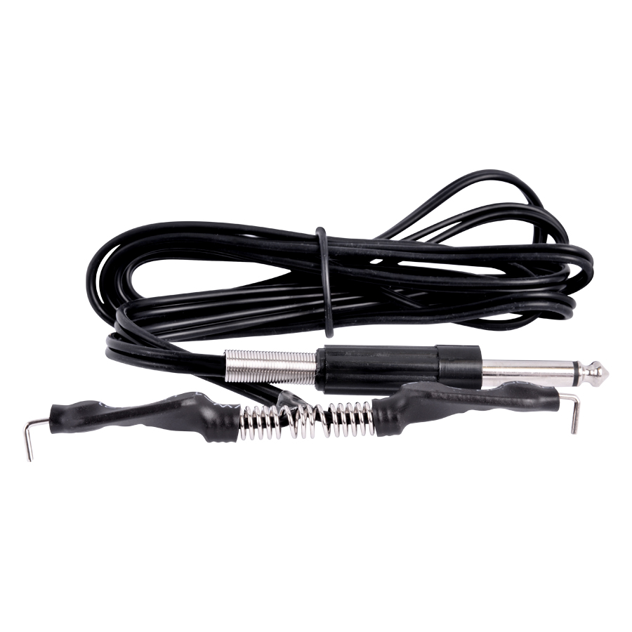 Schwarzes Clip Cord mit Klinkenstecker auf weißem Hintergrund