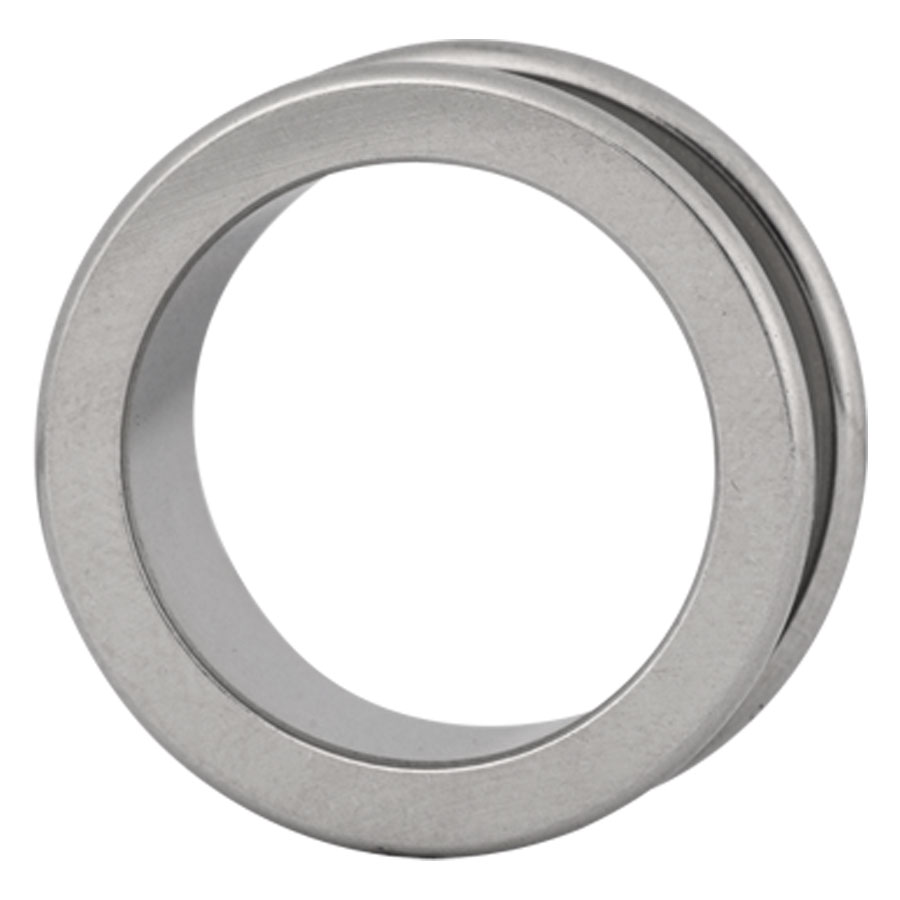 Silberner Flesh Tunnel aus Chirurgenstahl, 9,0 mm Größe, auf weißem Hintergrund