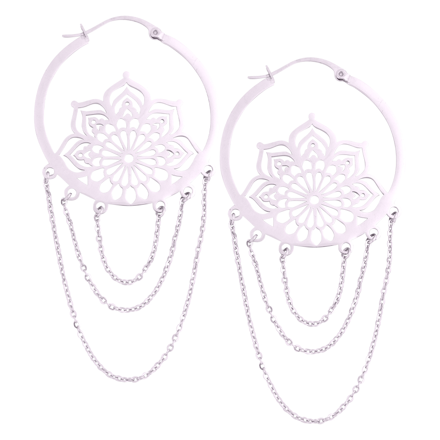 Silberne La Fleur Hoops aus Chirurgenstahl 316L mit Kettenanhänger auf weißem Hintergrund