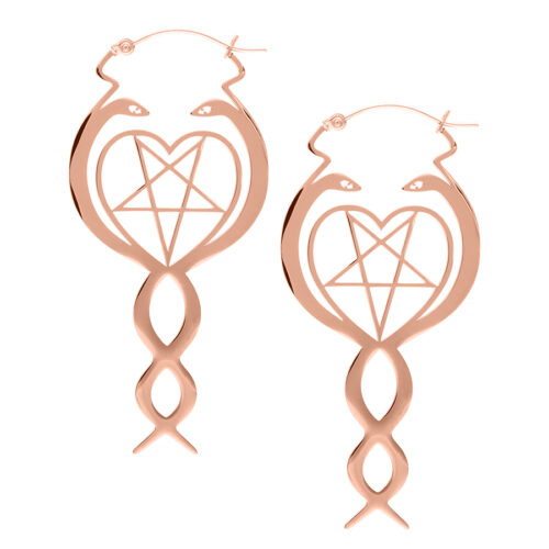 Roségoldene Nagini Hoops aus Chirurgenstahl auf weißem Hintergrund