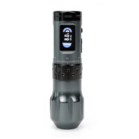 Ava Wireless Pen Machine Grau mit 38 mm Griff Graue kabellose Tattoomaschine mit 38 mm Griff auf weißem Hintergrund
