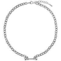 Silberne Barbell Kette aus Chirurgenstahl auf weißem Hintergrund