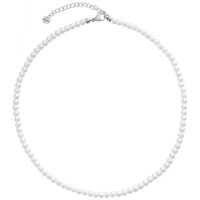 Kleine synthetische Perlenkette aus Chirurgenstahl in Silber auf weißem Hintergrund