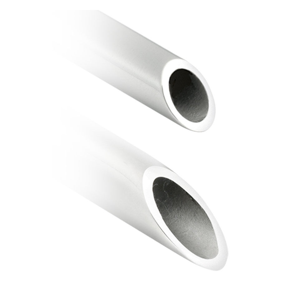 Receiving Tube aus Chirurgenstahl Zwei Receiving Tubes aus glänzendem Chirurgenstahl auf weißem Hintergrund