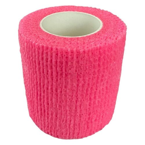 Pinkfarbene, nicht gewebte Grip Bandage auf weißem Hintergrund