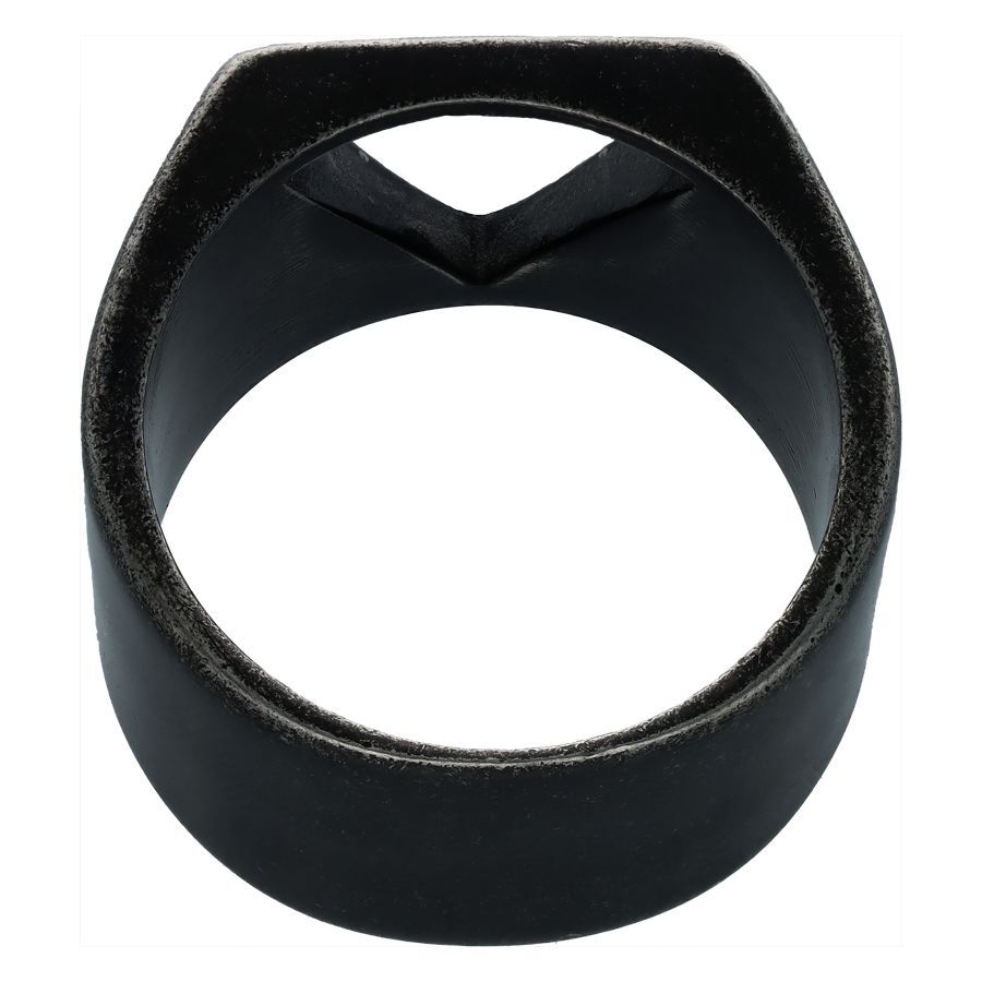 Vintage Schwarzer Dreieckring aus Chirurgenstahl Schwarzer Ring mit dreieckigem Design auf weißem Hintergrund