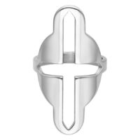 Silberner Fingerring aus Chirurgenstahl mit kreuzförmigem Design auf weißem Hintergrund