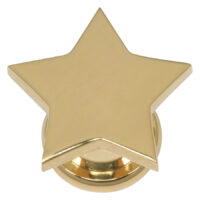 Goldener Plug in Sternform aus Chirurgenstahl auf weißem Hintergrund