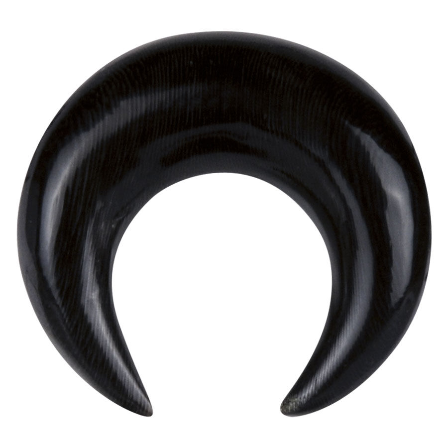 Schwarze Sichel aus Horn für Ohrpiercings auf weißem Hintergrund